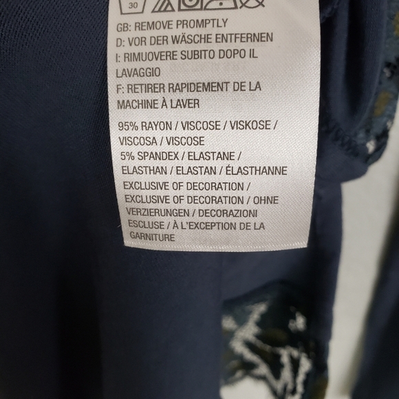 LOGO LORI GOLDSTEIN Leopard Lace Hem Long Line Top Navy Blue Sz S - Picture 6 of 6